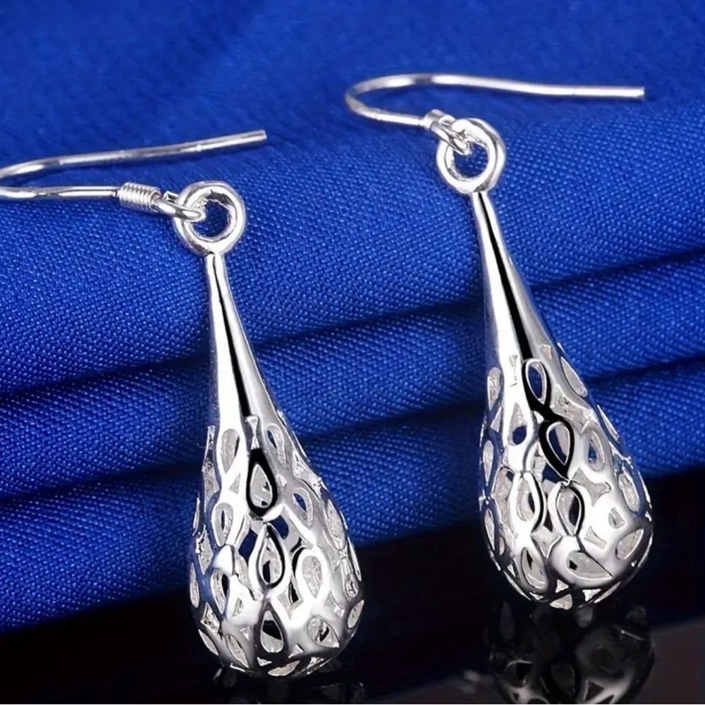 Elegant Silver Teardrop Earrings